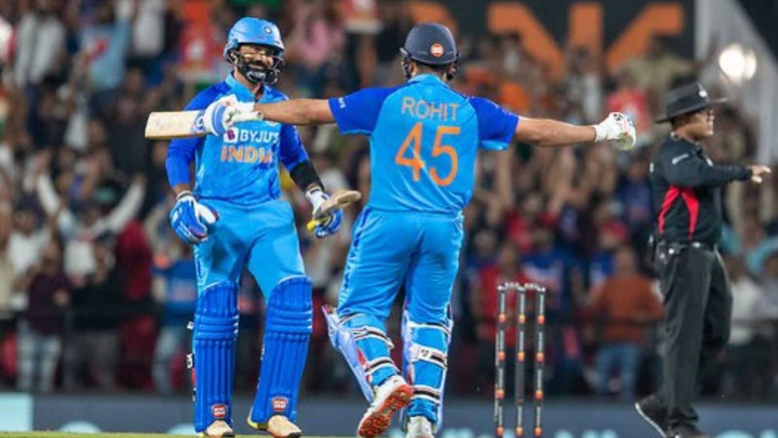 கடைசி ஓவரில் த்ரில் வெற்றி பெற்று தொடரை சமன் செய்த இந்திய அணி!!..