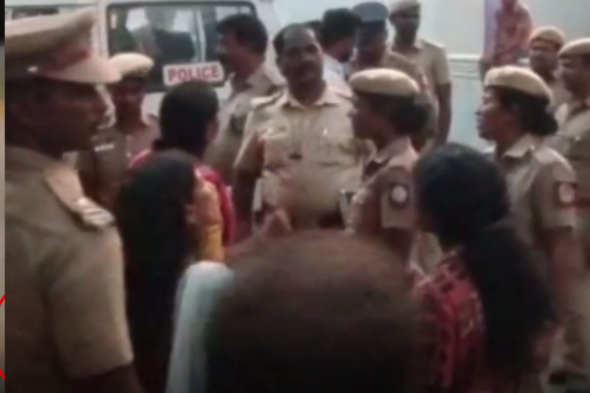 இறுதி ஊர்வலத்தில் மோதல்