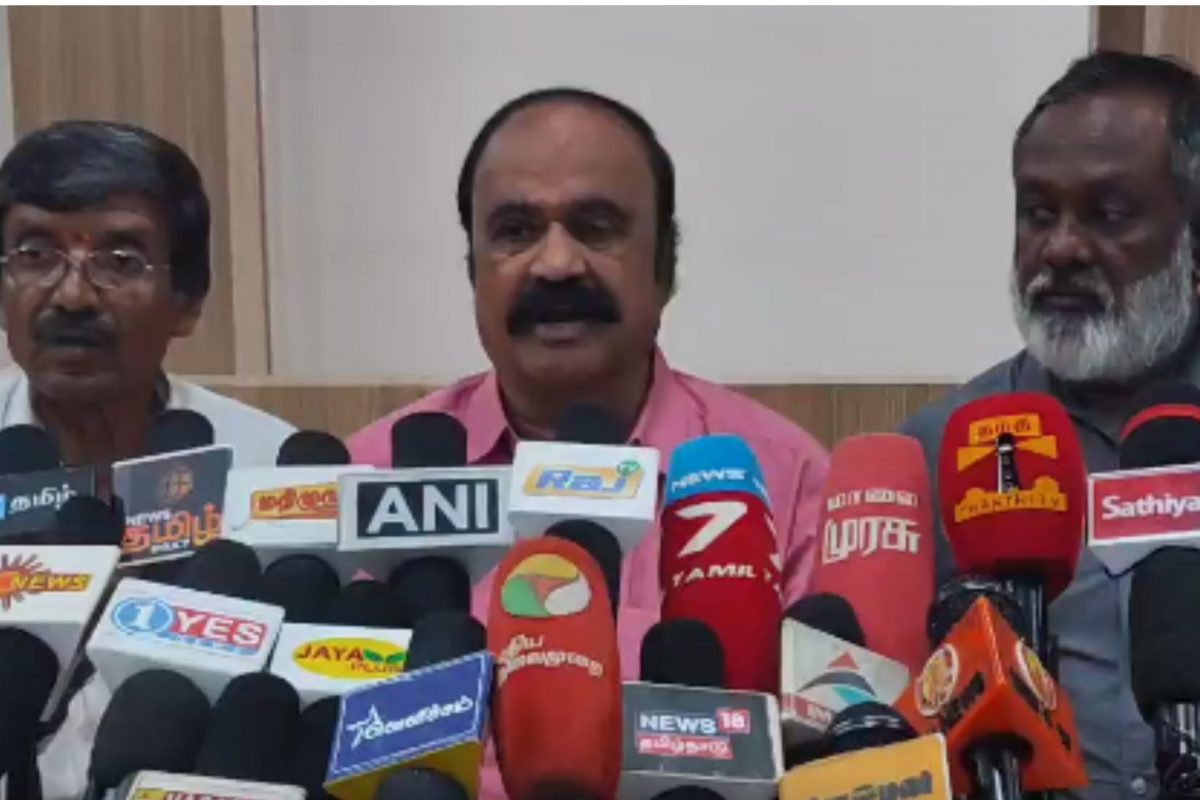 புகழேந்தி 