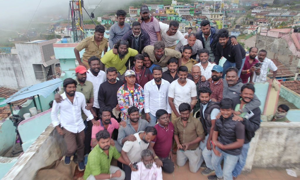  இதில் விஜய் சேதுபதியின் கதாபாத்திரம் முதலில் சிறப்பு தோற்றத்தில் வரும் வகையில் எழுதப்பட்டது.