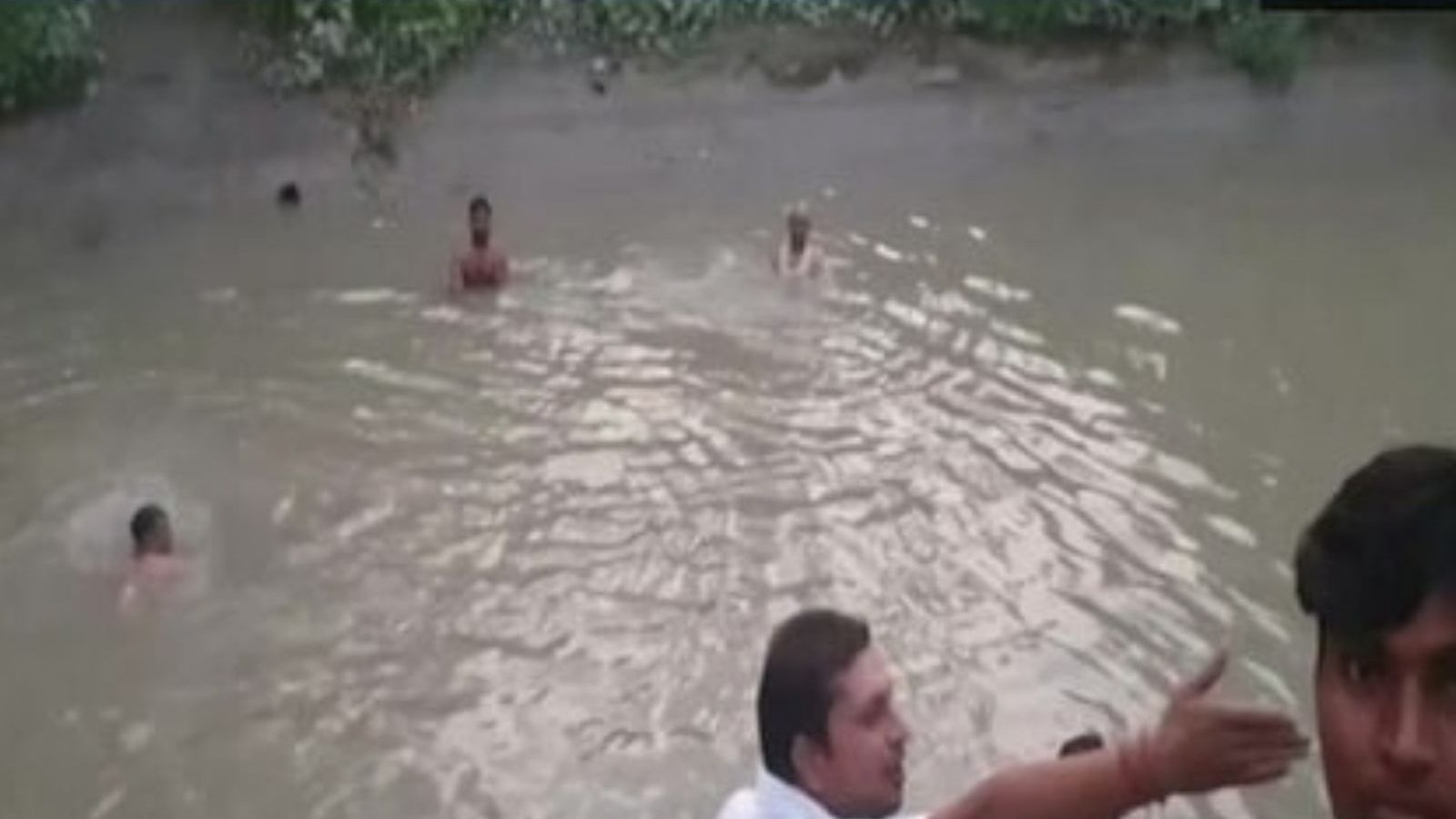 விநாயகர் சிலை கரைக்கும் போது விபரீதம் - ஹரியானாவில் 7 பேர் நீரில் மூழ்கி பலி