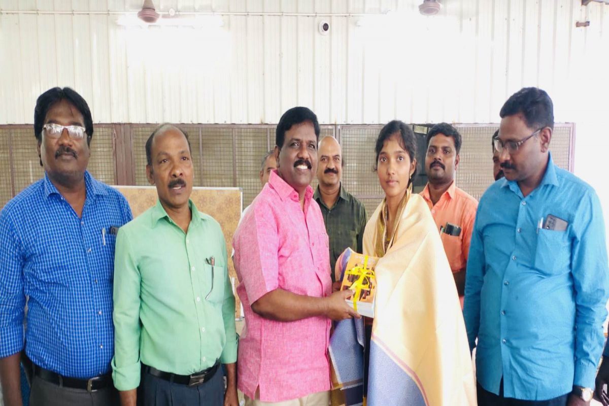 கடந்தாண்டு நிர்ணயிக்கப்பட்ட கட் ஆஃப் மதிப்பெண் அடிப்படையில் பார்த்தால்,வளவனூர் அரசு மாதிரி பள்ளி மாணவர்களில்12 பேர் மருத்துவ படிப்பில் சேர்வதற்கு வாய்ப்பு இருக்கிறது - விசிக எம்பி 