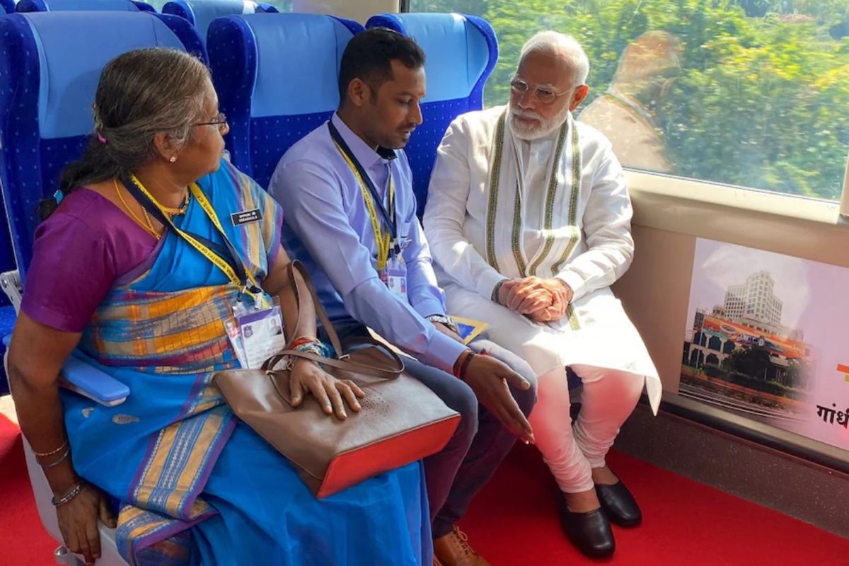 விமானத்தில் பயணித்தவர்கள் இனி ரயிலில் பயணிக்க விரும்புவர் - பிரதமர்