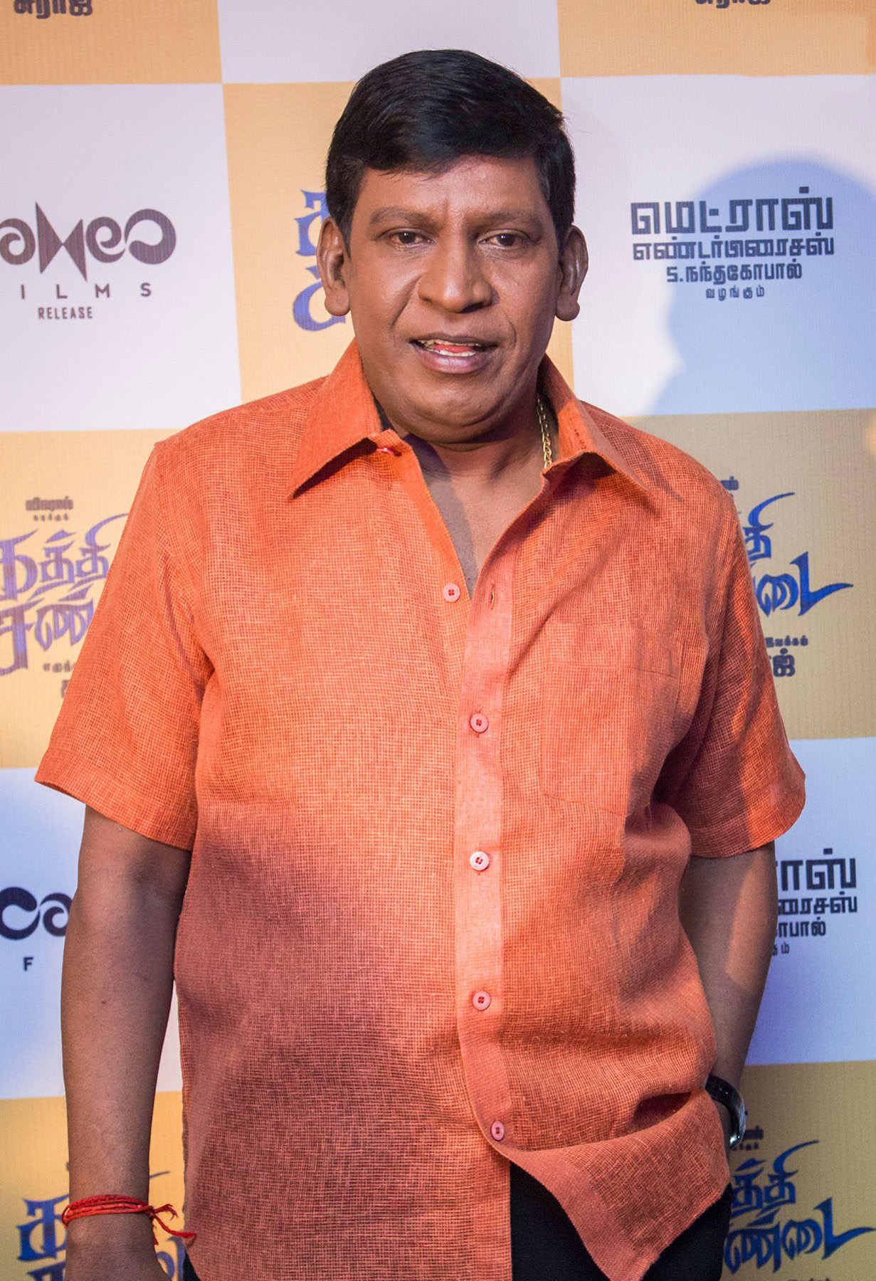  வைகைப்புயல் வடிவேலு இன்று தனது 62-வது பிறந்தநாளைக் கொண்டாடுகிறார். திருவிளையாடல் படத்தில் சிவாஜிக்கும் நாகேஷுக்கும் வரும் உரையாடலைப் போல பிரிக்க முடியாதது, வடிவேலுவையும் தமிழ் சமூகத்தையும் என சந்தேகமே இல்லாமல் சொல்லலாம்.