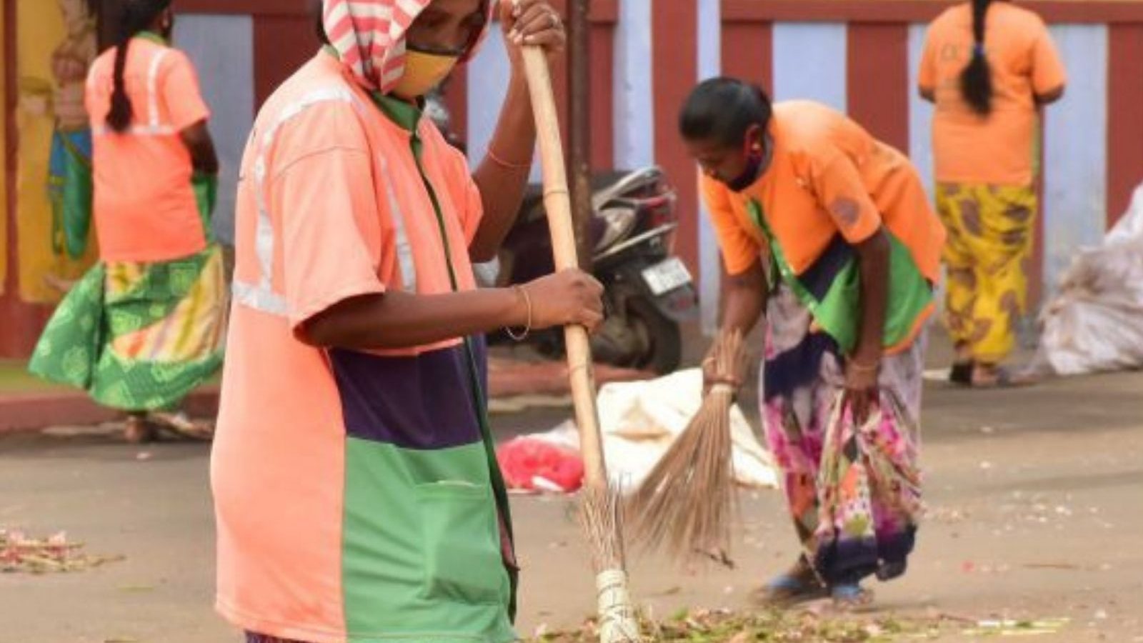 நாளை முதல் கோவை மாநகராட்சி தூய்மை பணியாளர்கள் காலவரையற்ற வேலை நிறுத்தம்.!