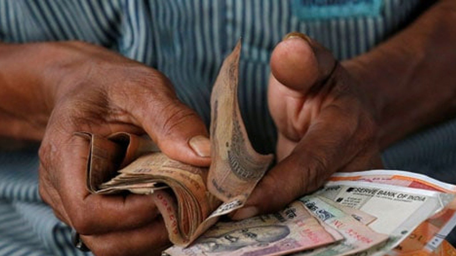 வயசாயிடுச்சு முதலீடுகளில் ரிஸ்க் எடுக்க வேண்டாம் என நினைக்கிறீங்களா? இந்த தகவல் உங்களுக்கு தான்!