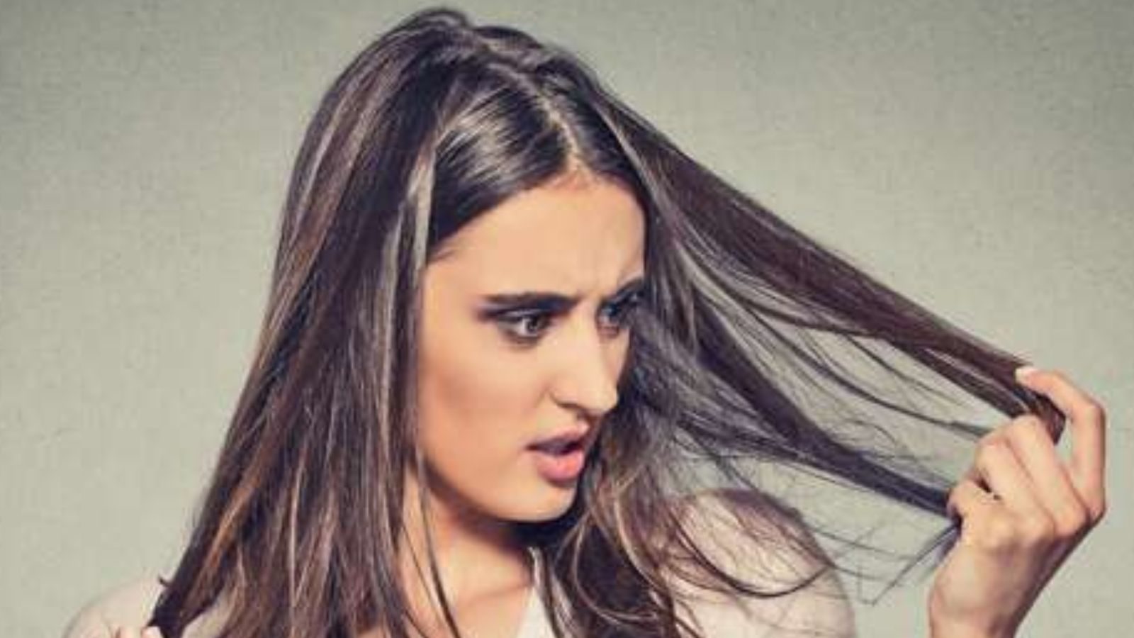 உங்களது தலைமுடி முன்கூட்டியே நரைக்காமல் இருக்க வேண்டுமா..? இந்த டிப்ஸை ஃபாலோ பண்ணுங்க..