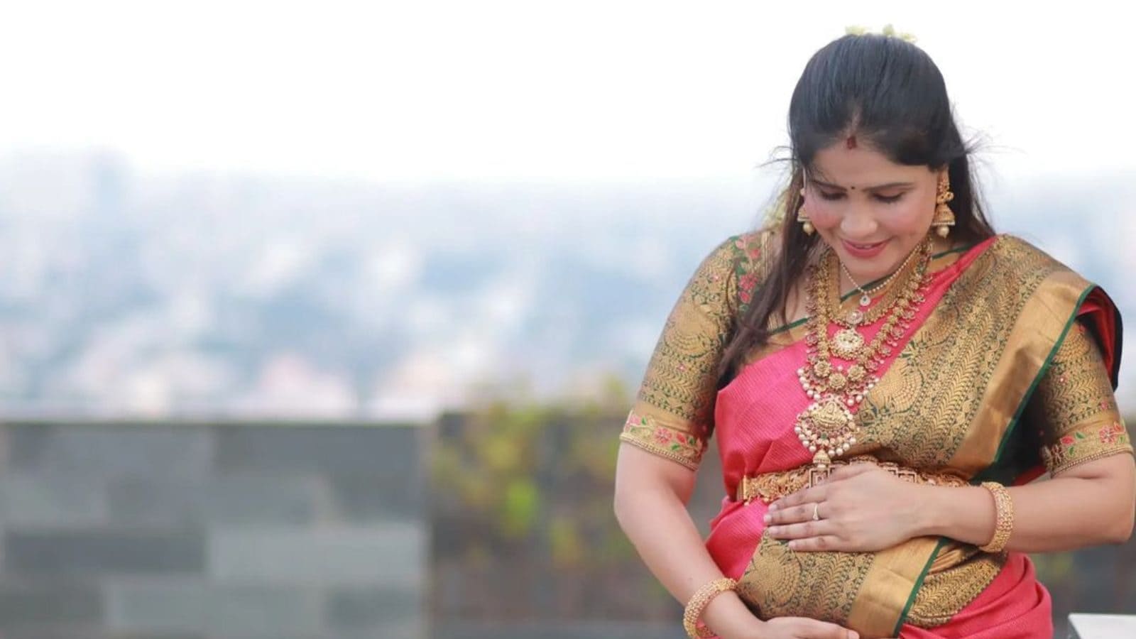 கடந்தாண்டு முதல் குழந்தை… இப்போது இரண்டாவது… பிரபல நடிகரின் மனைவிக்கு வளைகாப்பு!