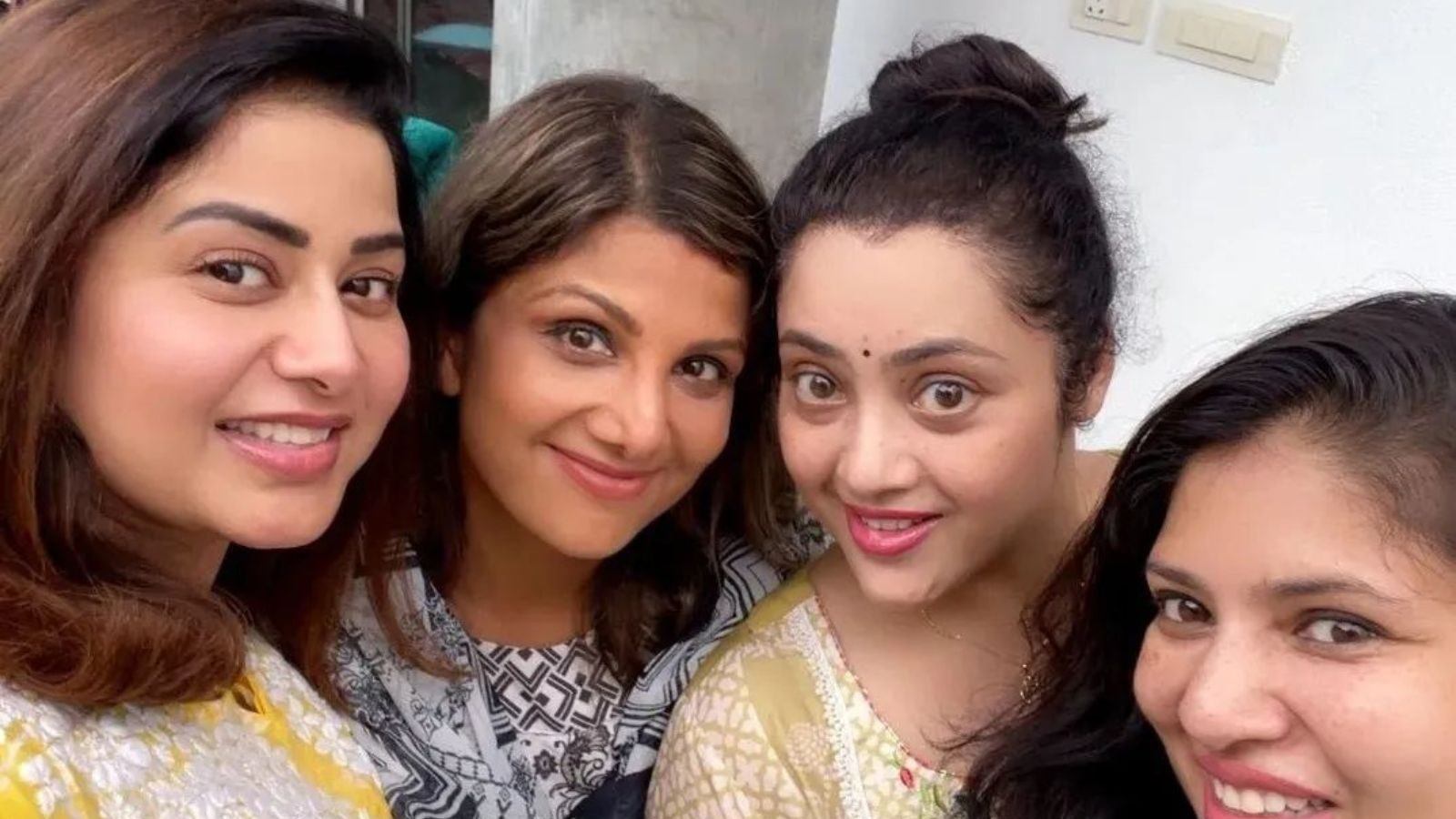 Meena: கவலைகளை மறக்கச் செய்து மீனாவின் பிறந்தநாளை சிறப்பாக்கிய தோழிகள்!