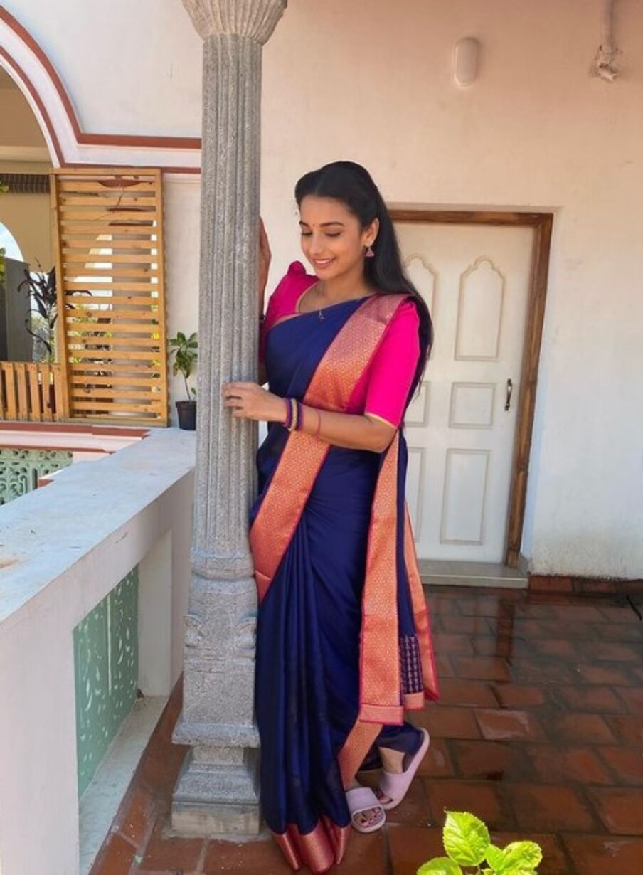  கதாநாயகியாக வாணி கதாபாத்திரத்தில் லாவன்யா நடித்து வருகிறார்.