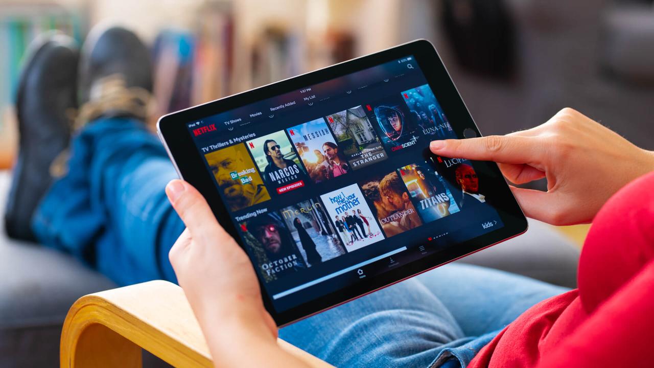 Netflix is already struggling to increase its subscriber base and a recent report by Reviews | நெட்ஃபிலிக்ஸ் 25% சந்தாதாரர்களை விரைவில் இழக்கும்