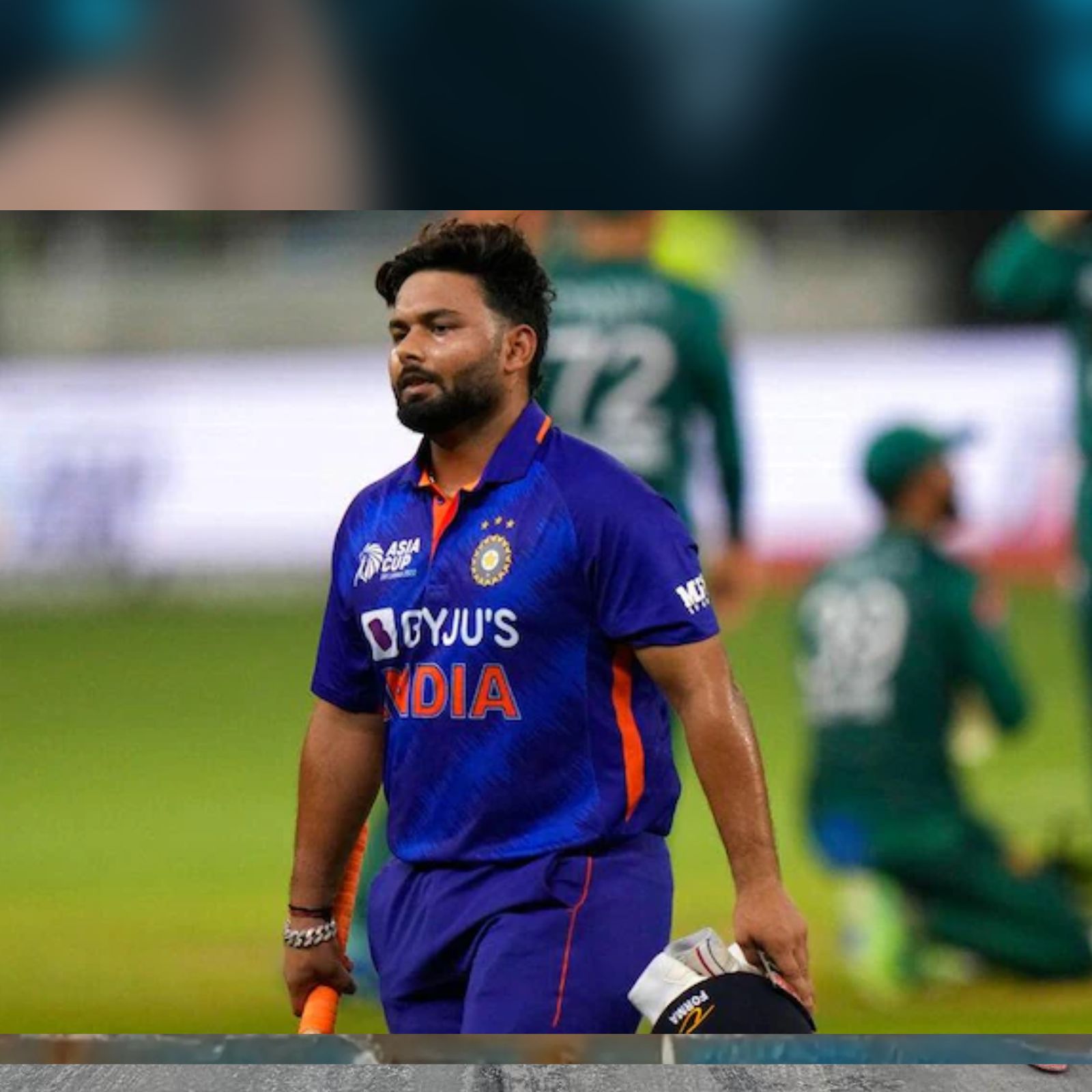  கடந்த ஆண்டு கார் விபத்தில் சிக்கிய இந்திய அணியின் விக்கெட் கீப்பர் ரிஷப் பந்த் தற்போது சிகிச்சை பெற்று வருகிறார்.
