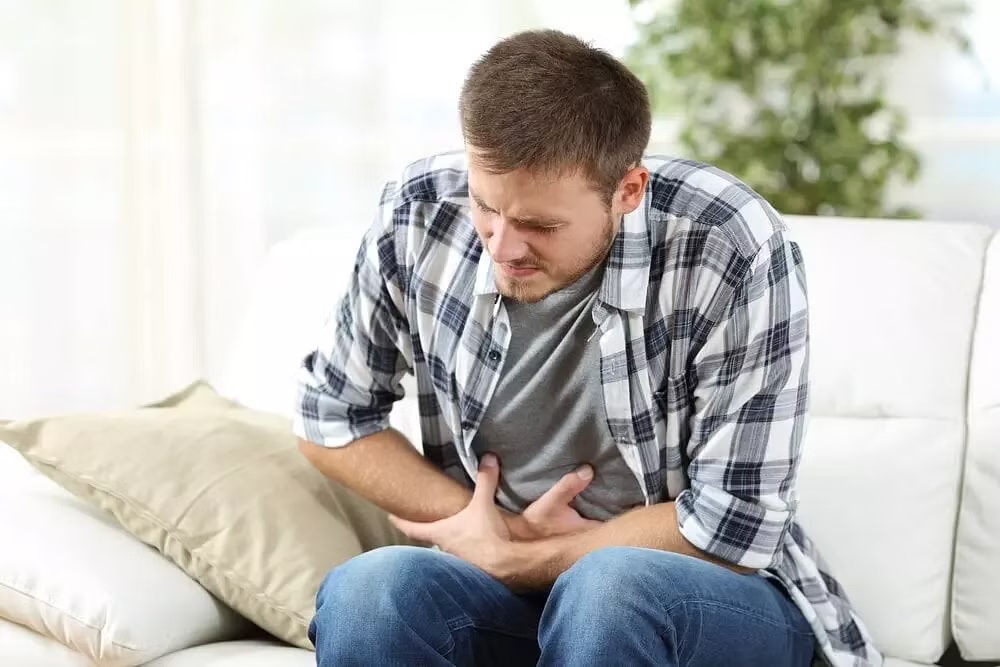  காஸ்ட்ரோகோலிக் ரிஃப்ளெக்ஸ் (gastrocolic reflex) காரணமாக,[object Object],டாக்டர் ஸ்ரீஹரி அனிகிண்டி கூறுகையில், அதிக பதட்டம் உள்ளவர்களுக்கு இந்த நோய் வருவதற்கான ஆபத்து அதிகம். இது தவிர, எரிச்சல் கொண்ட குடல் நோய்க்குறி உள்ளவர்களுக்கும் அதிக காஸ்ட்ரோகோலிக் ரிஃப்ளெக்ஸ் இருக்கும். இந்த நபர்களின் குடல்கள் மிகவும் உணர்திறன் கொண்டவையாக இருக்கும்.