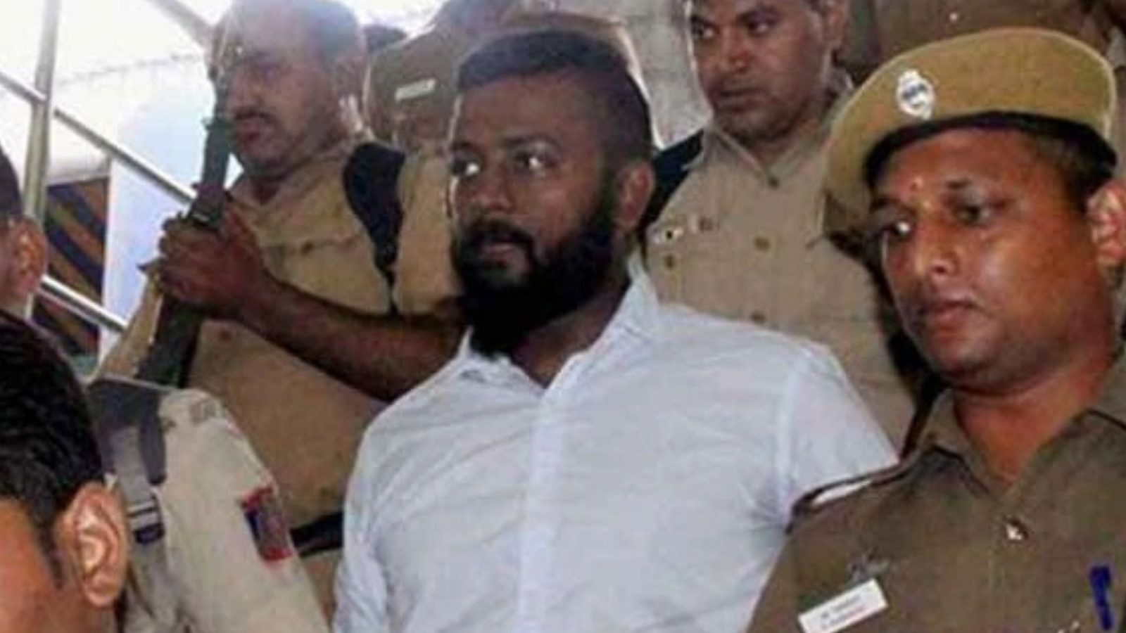 சுகேஷ் சந்திரசேகர் மோசடி வழக்கு..விசாரணை வளையத்தில் சிக்கிய பாகுபலி நடிகை