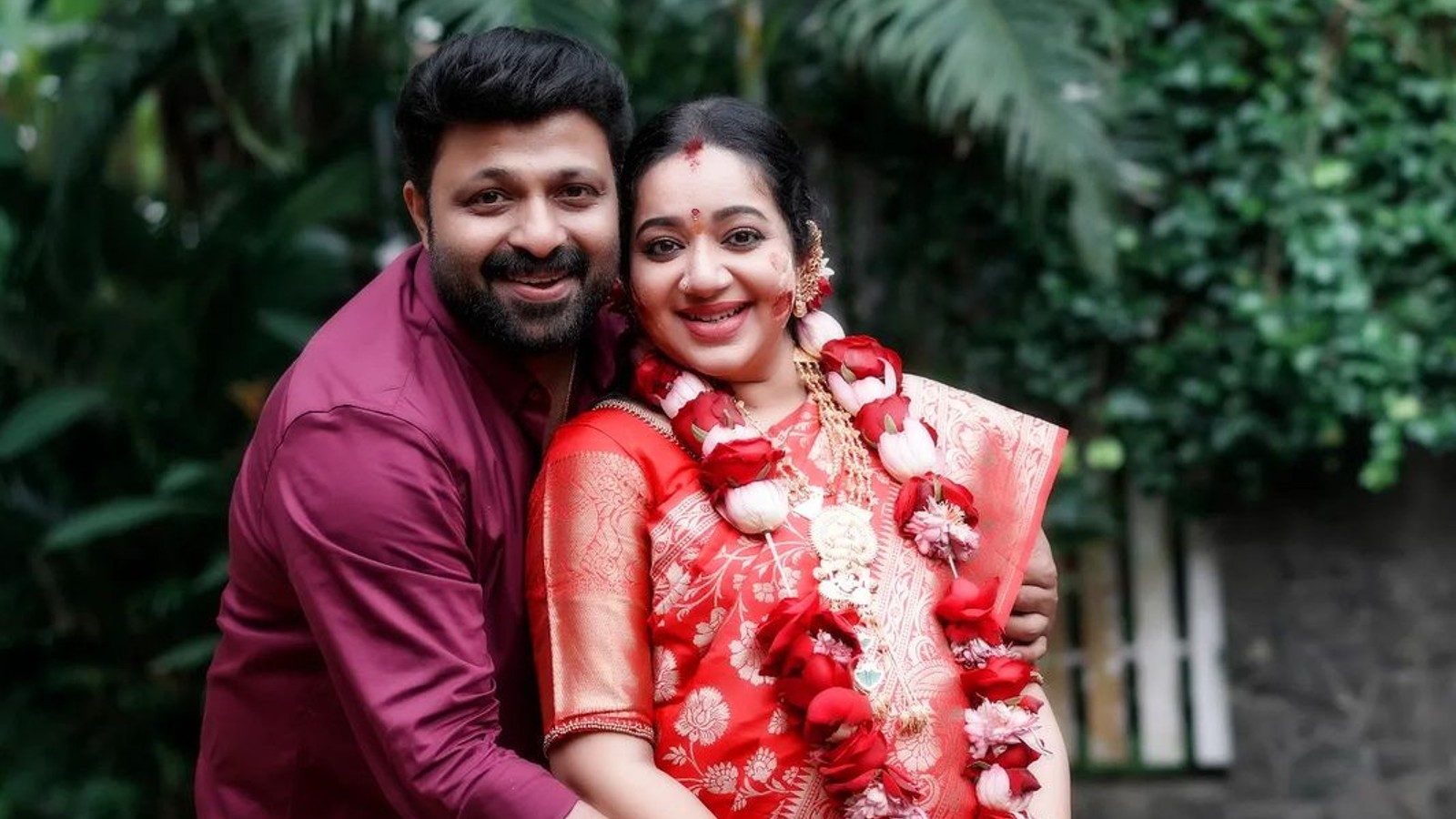 நடிகருடன் காதல்..38 வயதில் திருமணம்.. இப்ப அடுத்த குட் நியூஸ் சொன்ன சின்னத்திரை நடிகை!