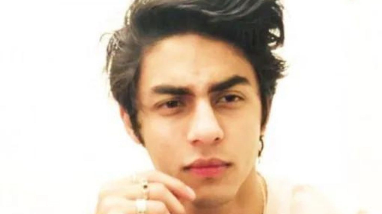 நடிப்பு வேண்டாம்.. ஆனால் சினிமா வேண்டும் - திரைக்கதையில் ஜொலிக்க விரும்பும் ஷாருக் மகன்!