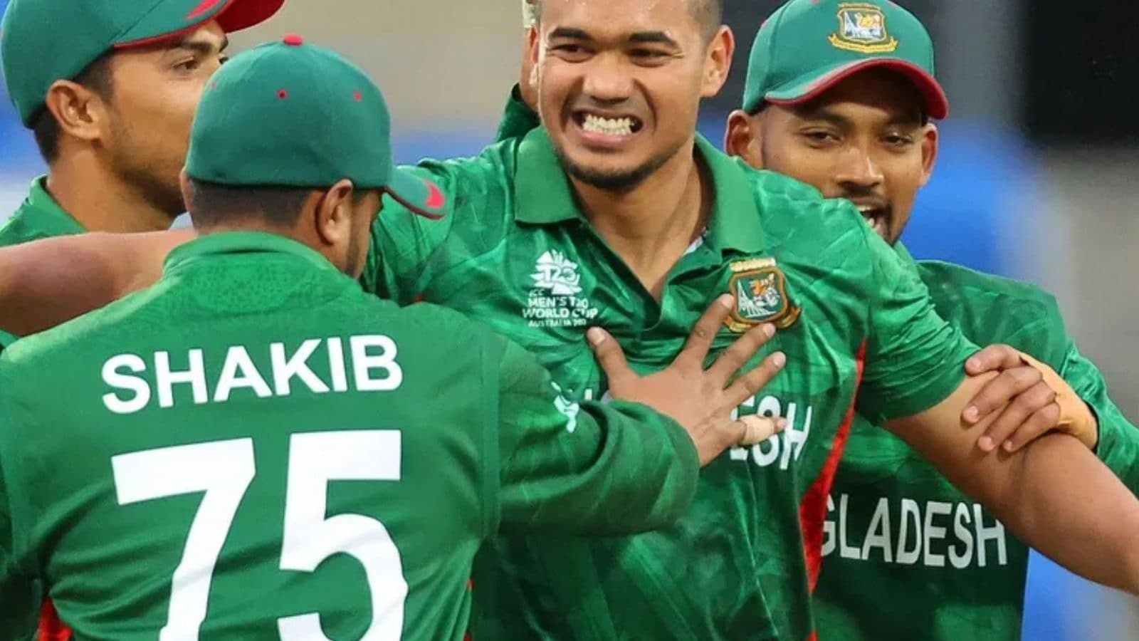 கடைசி வீரராக களமிறங்கி வங்கதேச அணிக்கு காய்ச்சலை ஏற்படுத்திய நெதர்லாந்து பேட்ஸ்மேன்!