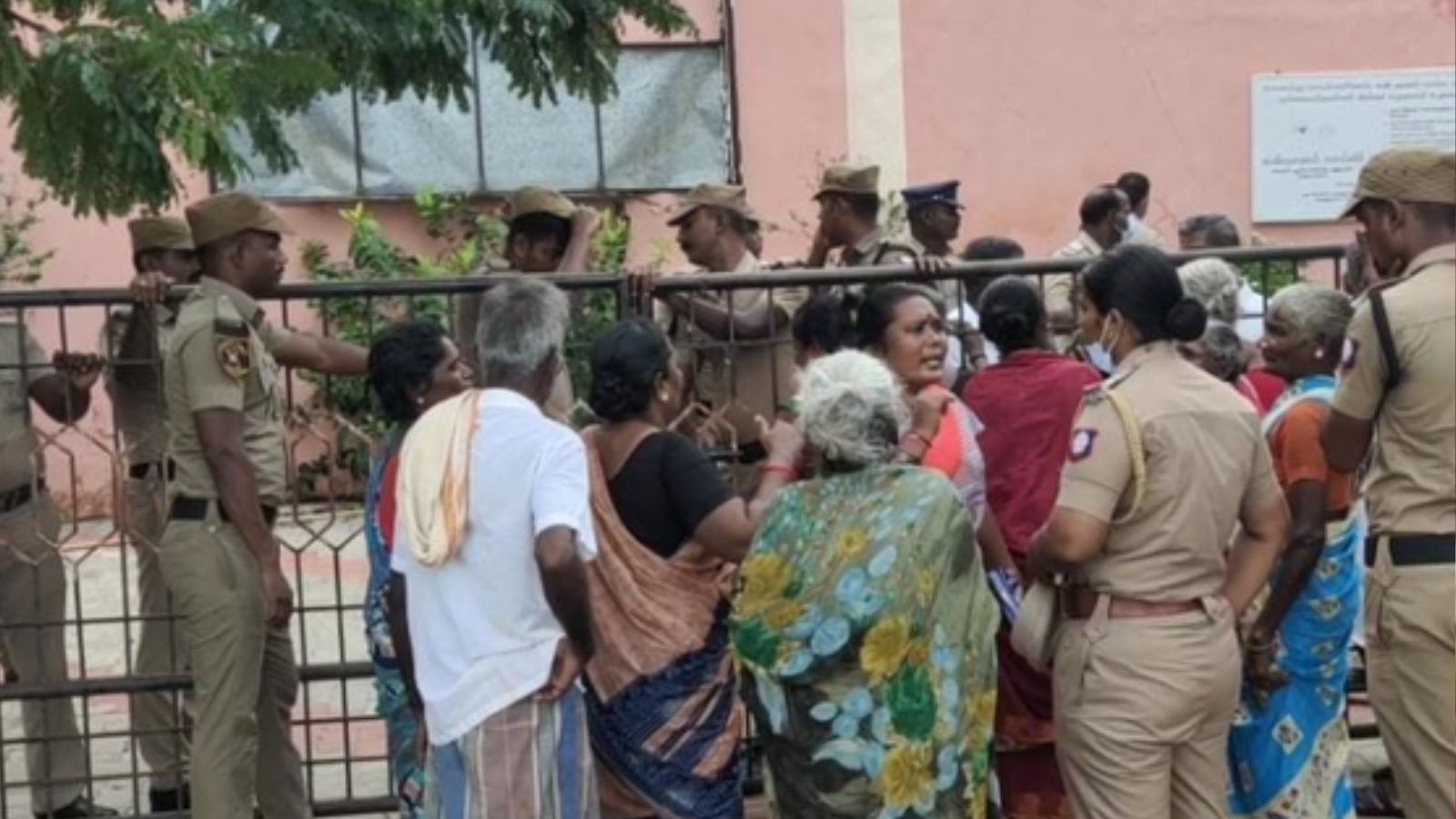 உயிர்காக்க வேண்டிய 108 வாகனமே 3 உயிர்களுக்கு எமனாக மாறிய சோகம்..!