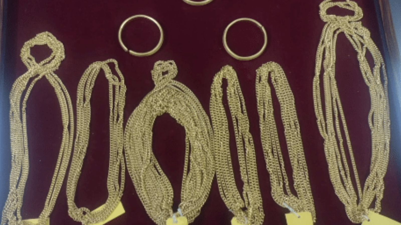 கோவை விமானநிலையத்தில் சிக்கிய  5.7 கிலோ கடத்தல் தங்கம் - அதிகாரிகள் தீவிர விசாரணை