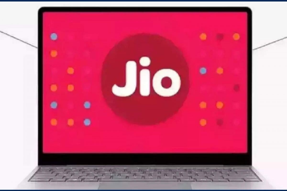 பட்ஜெட் விலையில் லேப்டாப்.. 4ஜி கார்டுடன் வரும் ‘ஜியோபுக்’ விலை என்னத் தெரியுமா.? 
