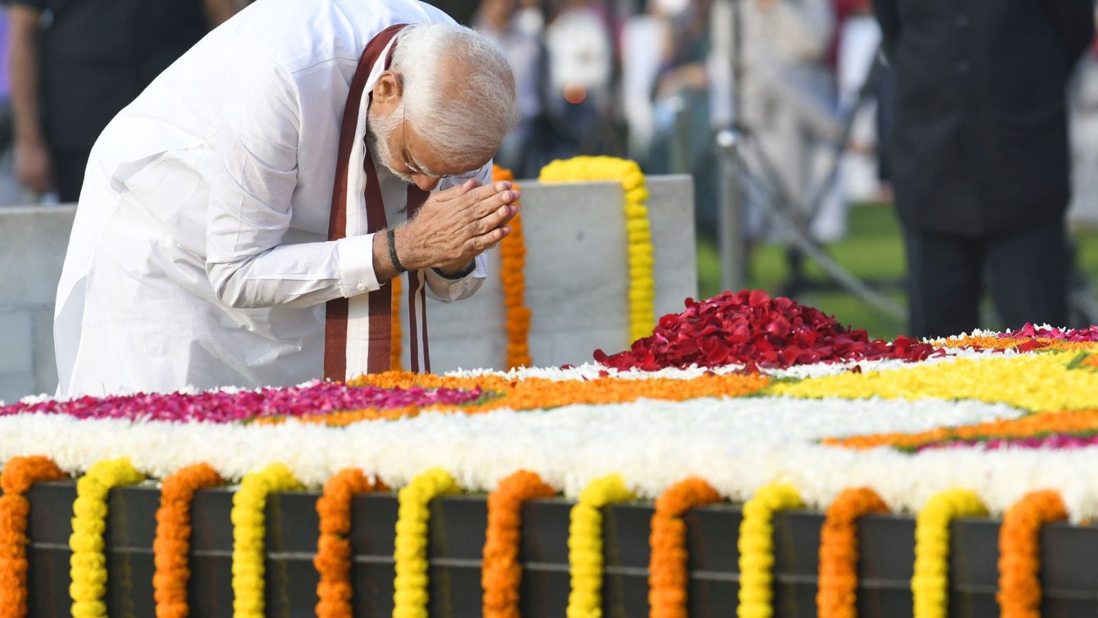 அண்ணல் காந்தி பிறந்தாளில் காதி, கைவினை பொருட்களை வாங்கி அஞ்சலி செலுத்துவோம்.. பிரதமர் மோடி அழைப்பு!