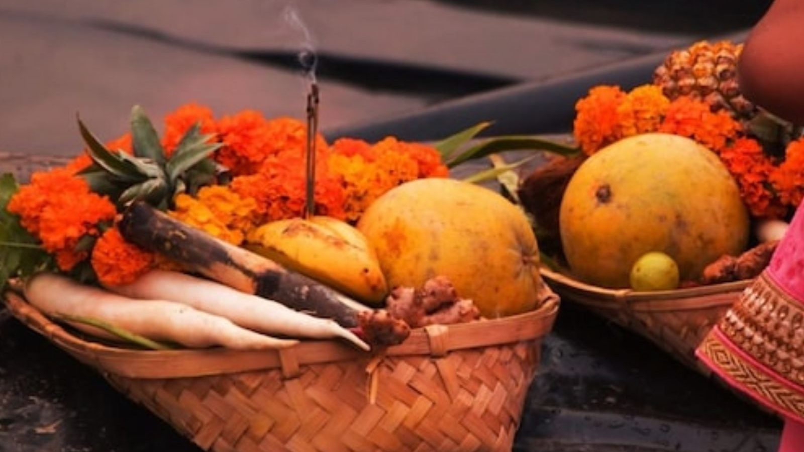 பூஜை செய்த புரோகிதரின் காதை கடித்த இளைஞர் - திருமணம் கைக்கூடாத விரக்தியில் வெறிச்செயல்