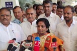 மொழியை வைத்து அரசியல் செய்ய வேண்டாம் - தமிழிசை