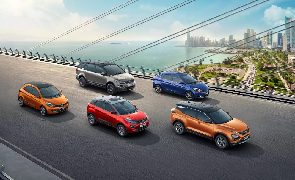  அக்டோபர் 2022-ல் Tiago, Tigor CNG, Tigor, Harrier மற்றும் Safari உள்ளிட்ட Tata Motors-ன் தயாரிப்புகளை வாங்க திட்டமிட்டுள்ள வாடிக்கையாளர்கள் எக்ஸ்சேஞ்ச் போனஸ்கள், கேஷ் டிஸ்கவுன்ட்ஸ் மற்றும் கார்ப்பரேட் பெனிஃபிட்ஸ்களை பெறலாம். Tata-வின் வாகனங்களில் Harrier, Safari இந்த அக்டோபர் மாதத்தில் அதிக தள்ளுபடியைக் கொண்டுள்ளன. Tigor CNG-க்கு தள்ளுபடிகள் அறிவிக்கப்பட்டுள்ள அதே நேரம் Tiago CNG-க்கு தள்ளுபடிகள் ஏதும் அறிவிக்கப்படவில்லை.
