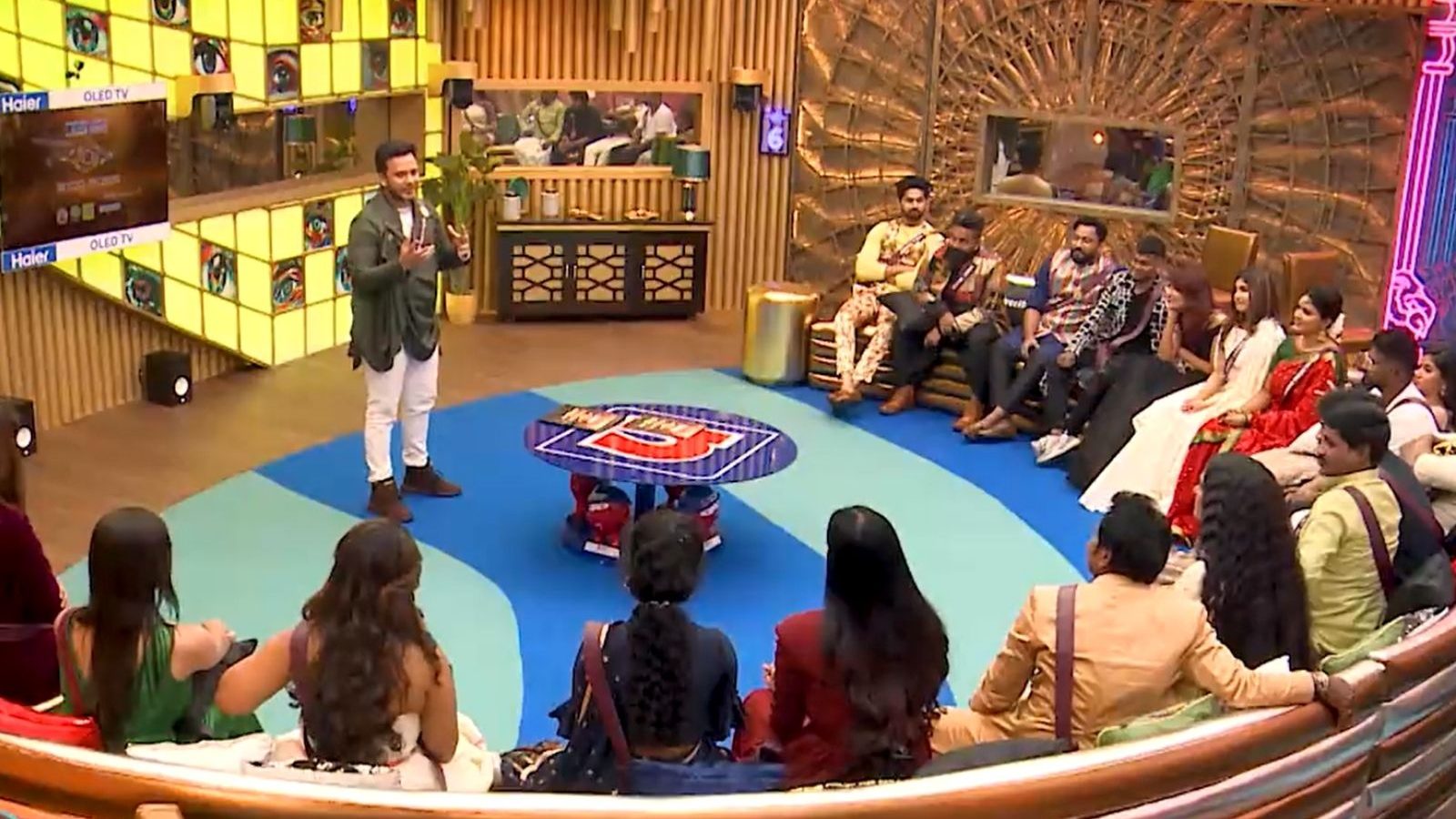 கலவரம் ஸ்டார்ட்! பஞ்சாயத்தை தொடங்கிய பிக்பாஸ்.. வெளியானது பரபர ப்ரோமா!