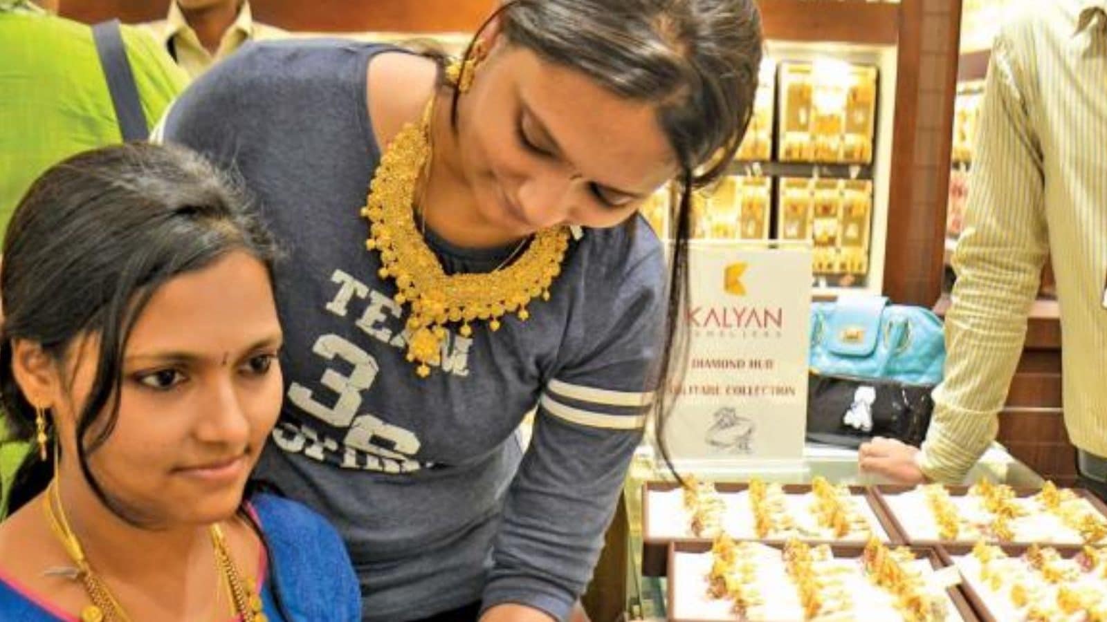 Gold Rate: தங்கம், வெள்ளி விலை குறைந்தது... எவ்வளவு தெரியுமா?