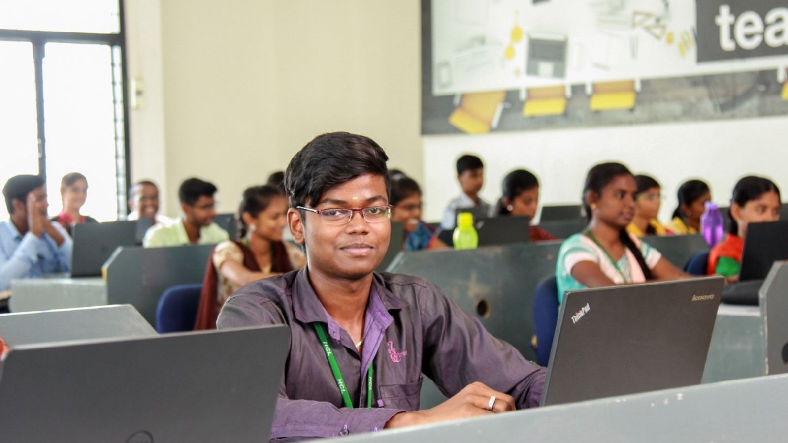 பிளஸ்2 முடித்த அரசு பள்ளி மாணவர்களுக்கு HCL-ல் பணிபுரிய வாய்ப்பு