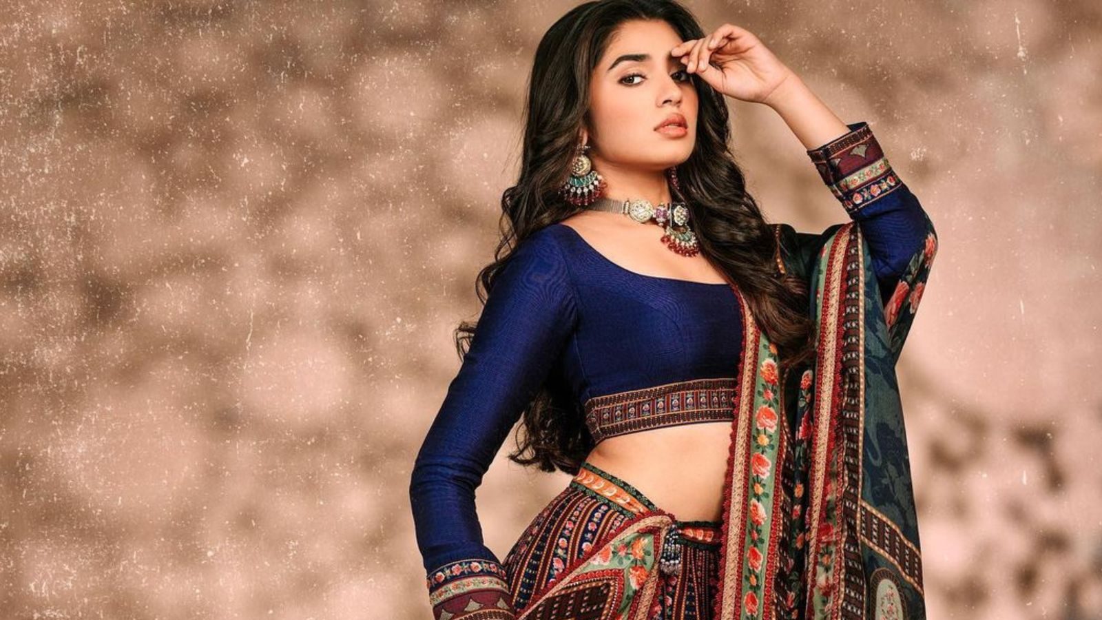 Krithi Shetty: நடிகை கீர்த்தி ஷெட்டியின் லேட்டஸ்ட் படங்கள்!