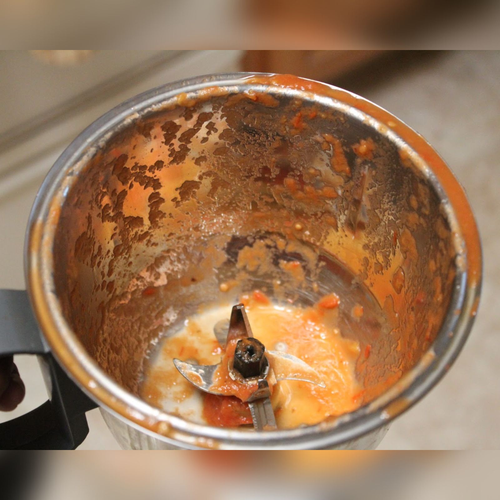 இனி சிரமம் வேண்டாம்... ஈஸியா மிக்ஸி ஜாரை சுத்தம் செய்ய டிப்ஸ்..!