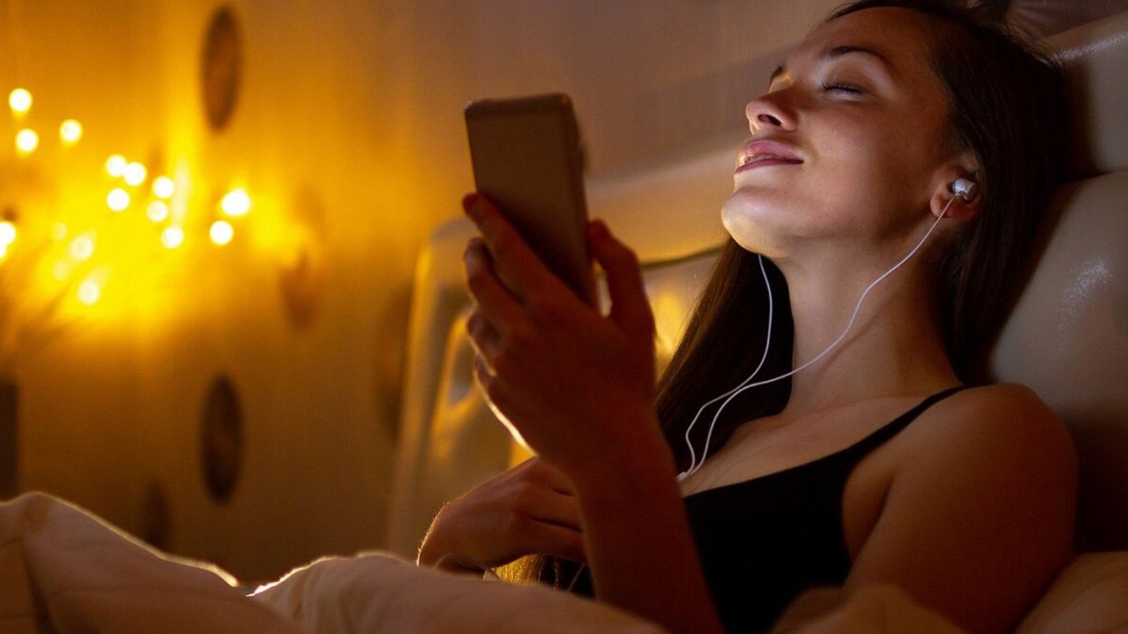 இந்த இசையை கேட்டால் தூக்கம் தானா வருமாம்... தூக்கமின்மை பிரச்சனையை விரட்ட ஆய்வாளர்களின் கண்டுபிடிப்பு..!