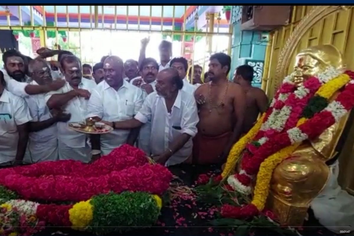 தேவர் நினைவிடத்தில் எடப்பாடி ஐயா வாழ்க கோஷமிட்ட அதிமுக பிரமுகருக்கு ஷாக்!