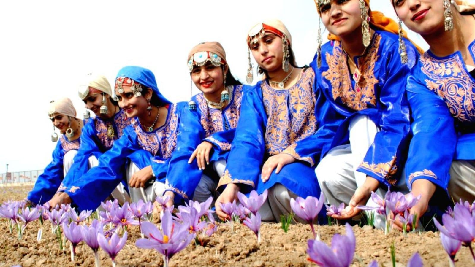 நவம்பர் மாதம் காஷ்மீருக்கு ஒரு ட்ரிப் அடிக்க ரெடியா.. வரவேற்க இரட்டைத் திருவிழாக்கள் ரெடி!