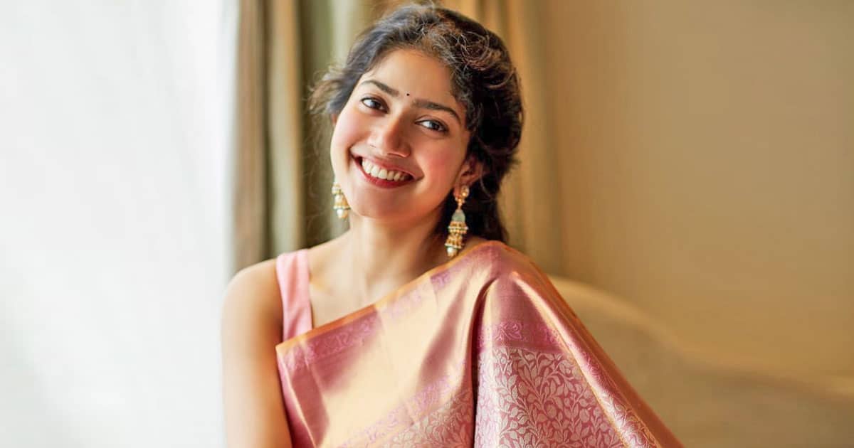     Laporan muncul bahwa aktris Sai Pallavi telah menolak film oleh Ajith dan Vijay, dua bintang utama sinema Tamil.
