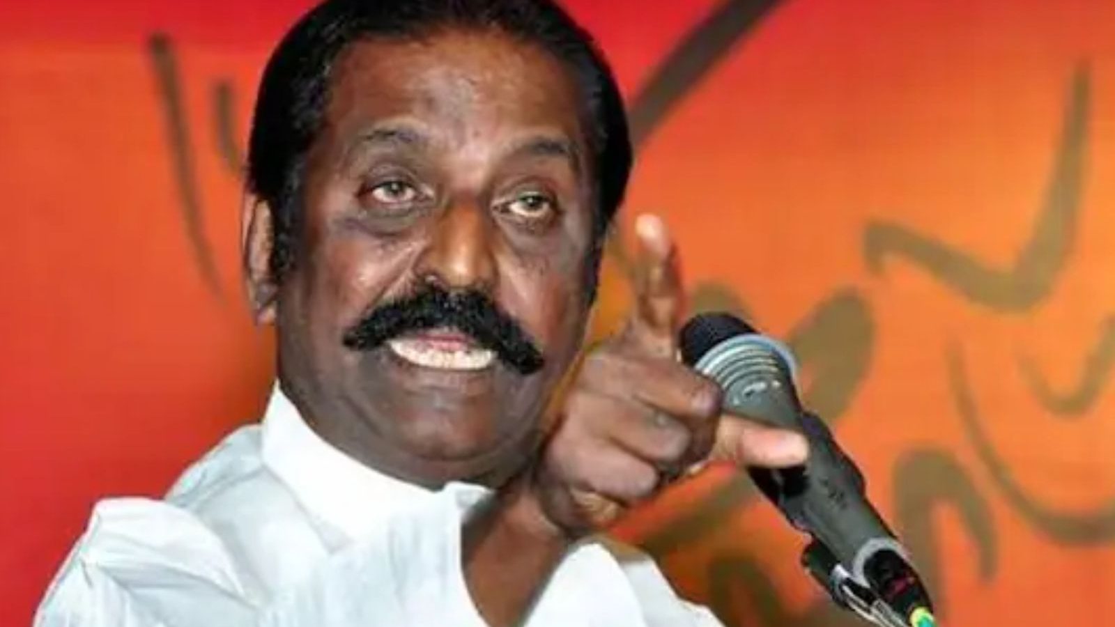 தமிழ் எங்கள் அதிகாரம், இந்தி சர்வாதிகாரம்.. வைரமுத்து ஆவேசம்..!