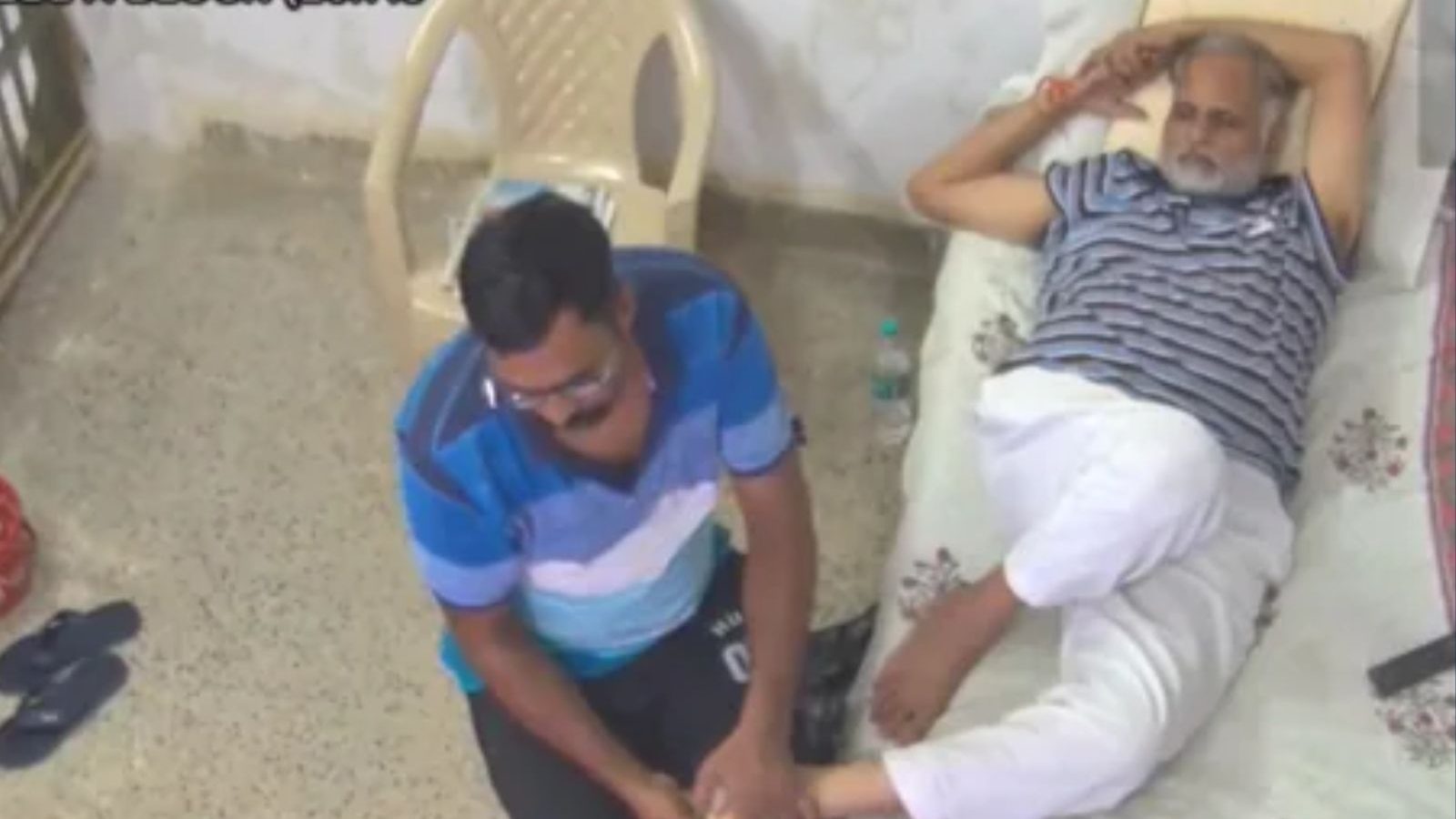 சிறைக்குள் ஆம் ஆத்மி அமைச்சருக்கு மசாஜ் செய்யும் வீடியோ வைரல் - எதிர்க்கட்சிகள் கடும் விமர்சனம்!