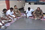 புழல் சிறையில் கைதிகளுடன் அமர்ந்து உணவு சாப்பிட்ட சிறைத்துறை டிஜிபி