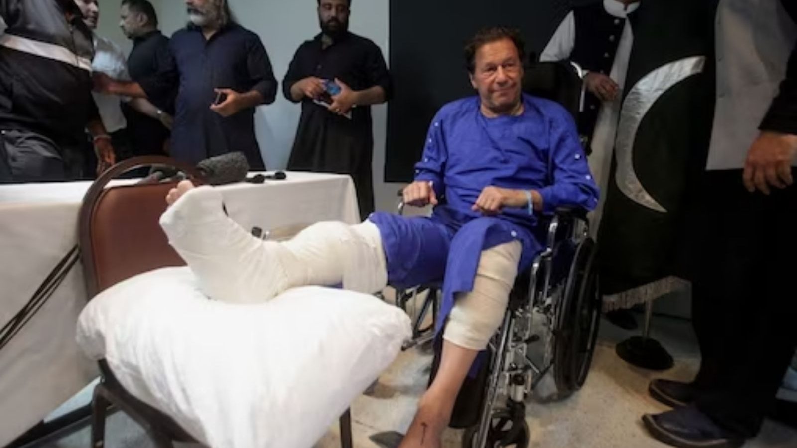 துப்பாக்கிச் சூடு நடந்த இடத்திலேயே தொடங்குவோம் - சீறும் இம்ரான்கான்.. பரபரக்கும் பாகிஸ்தான்!