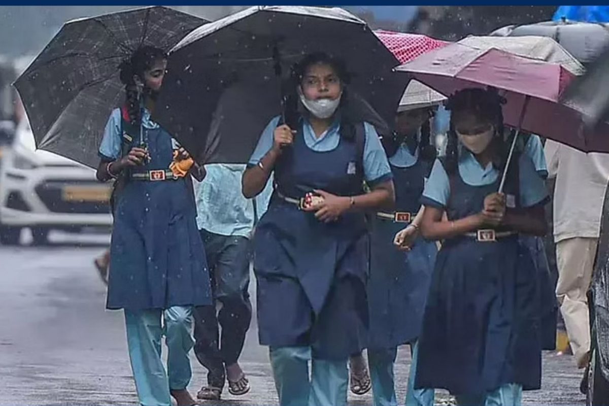 மிரட்டும் கனமழை.. பள்ளிகளில் சிறப்பு வகுப்புகள் நடத்த தடை விதிப்பு!