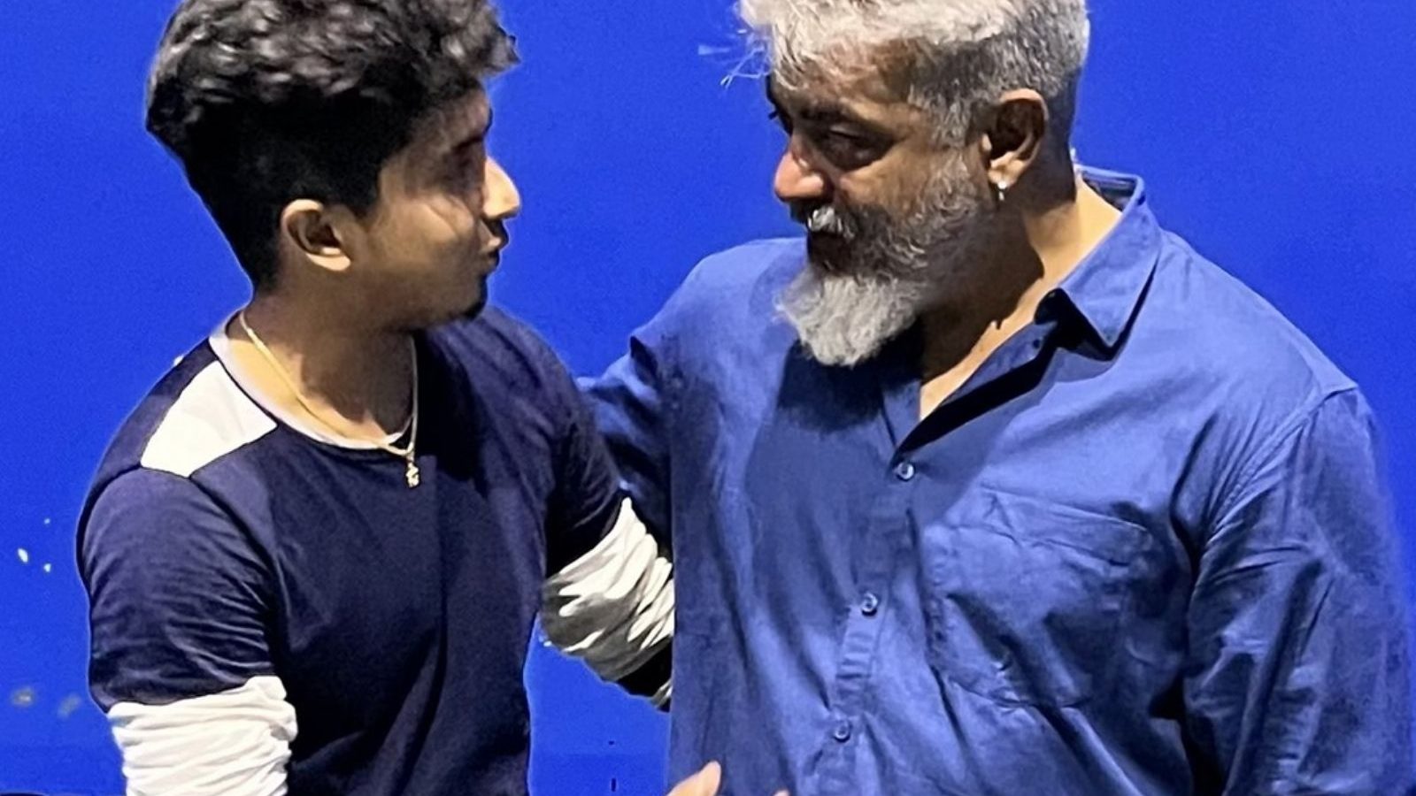 'சார்னு சொல்லாத.. அண்ணான்னு கூப்பிடு..' ரசிகரை அன்பால் நெகிழ வைத்த அஜித்! உருகிப்போன ஃபேன்!