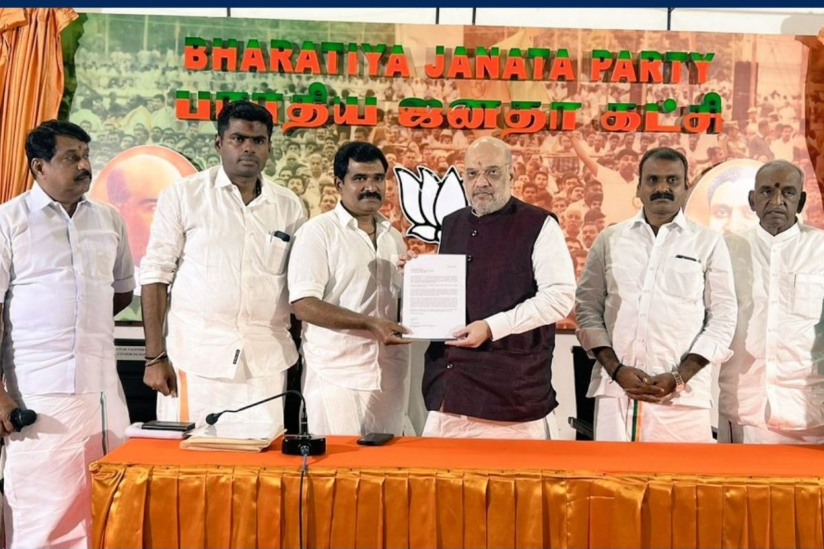 தமிழக அரசியலின் வெற்றிடத்தை பாஜக நிரப்ப வேண்டும் : அமித்ஷா