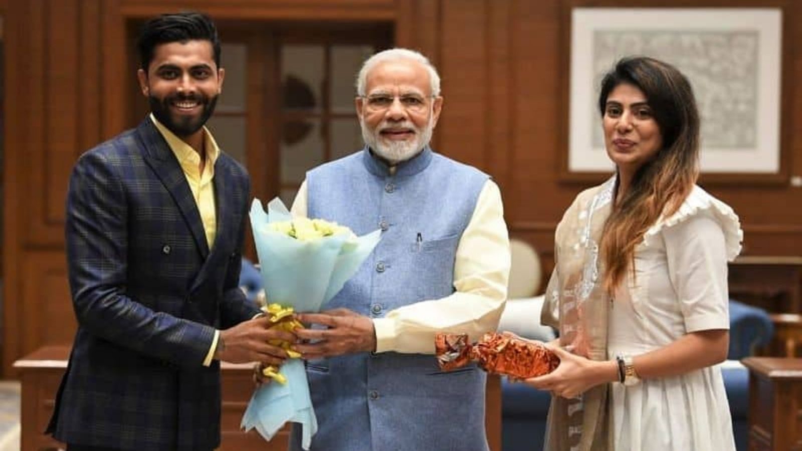 ஜடேஜாவின் மனைவிக்கு சீட் கொடுத்த பாஜக.. குஜராத் தேர்தலில்  எகிறும் எதிர்பார்ப்பு!