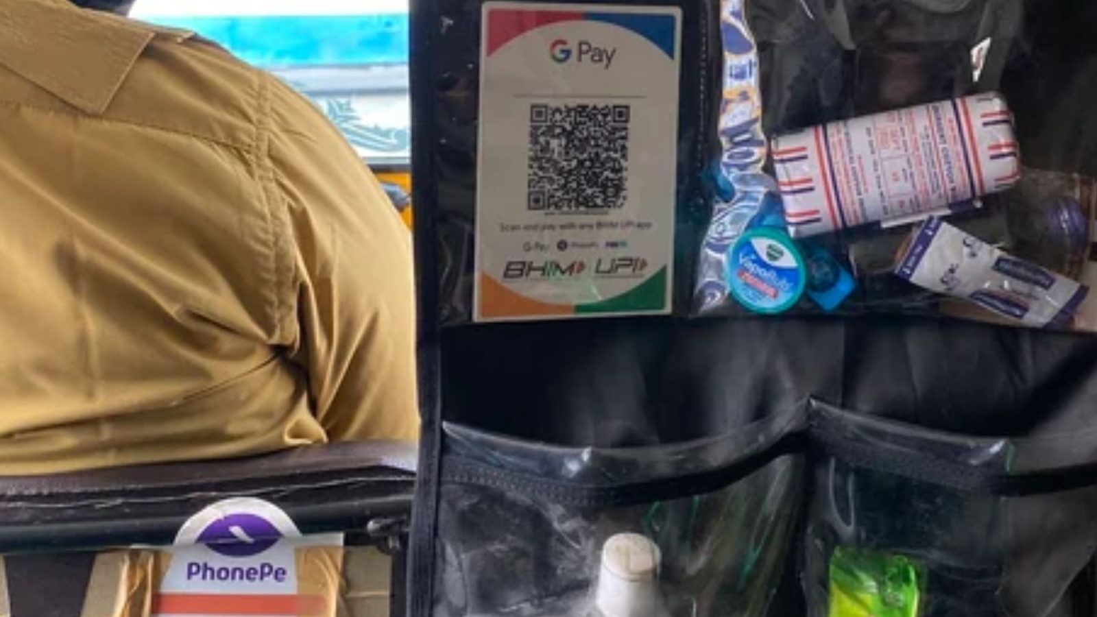 வாடிக்கையாளர்தான் எல்லாமே..! அசத்தும் பெங்களூரு ஆட்டோ டிரைவர்... இவர் வண்டியில் அப்படி என்னதான் ஸ்பெஷல்