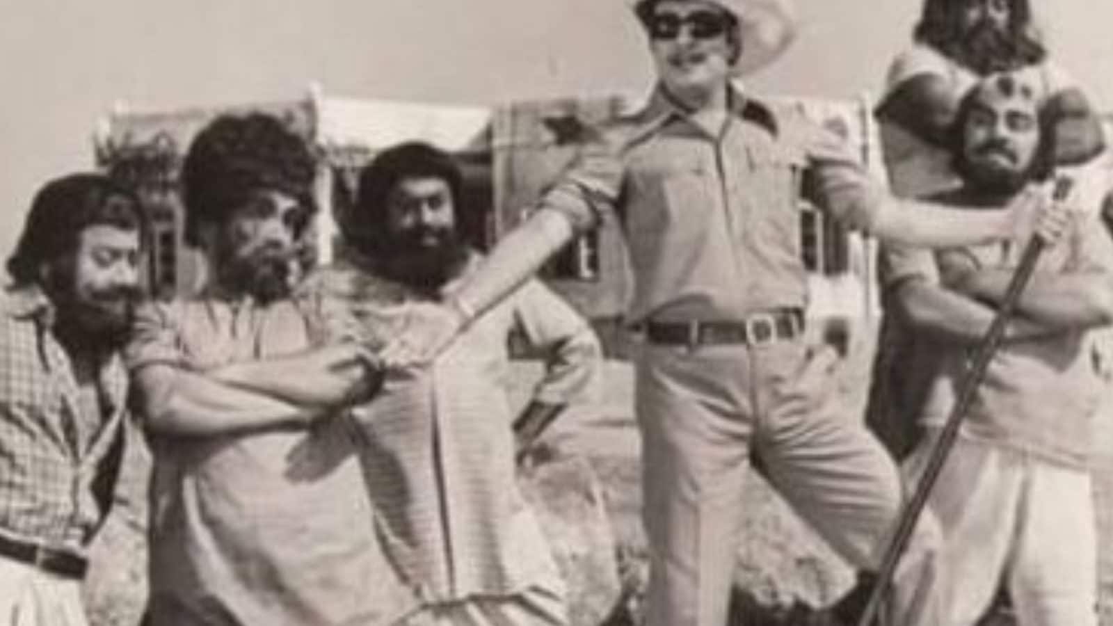 ஜெயிலராக நடிக்கும் ரஜினி... 47 வருடங்களுக்கு முன்பே ஜெயிலராக நடித்த எம்ஜிஆர் - எந்த படம் தெரியுமா?