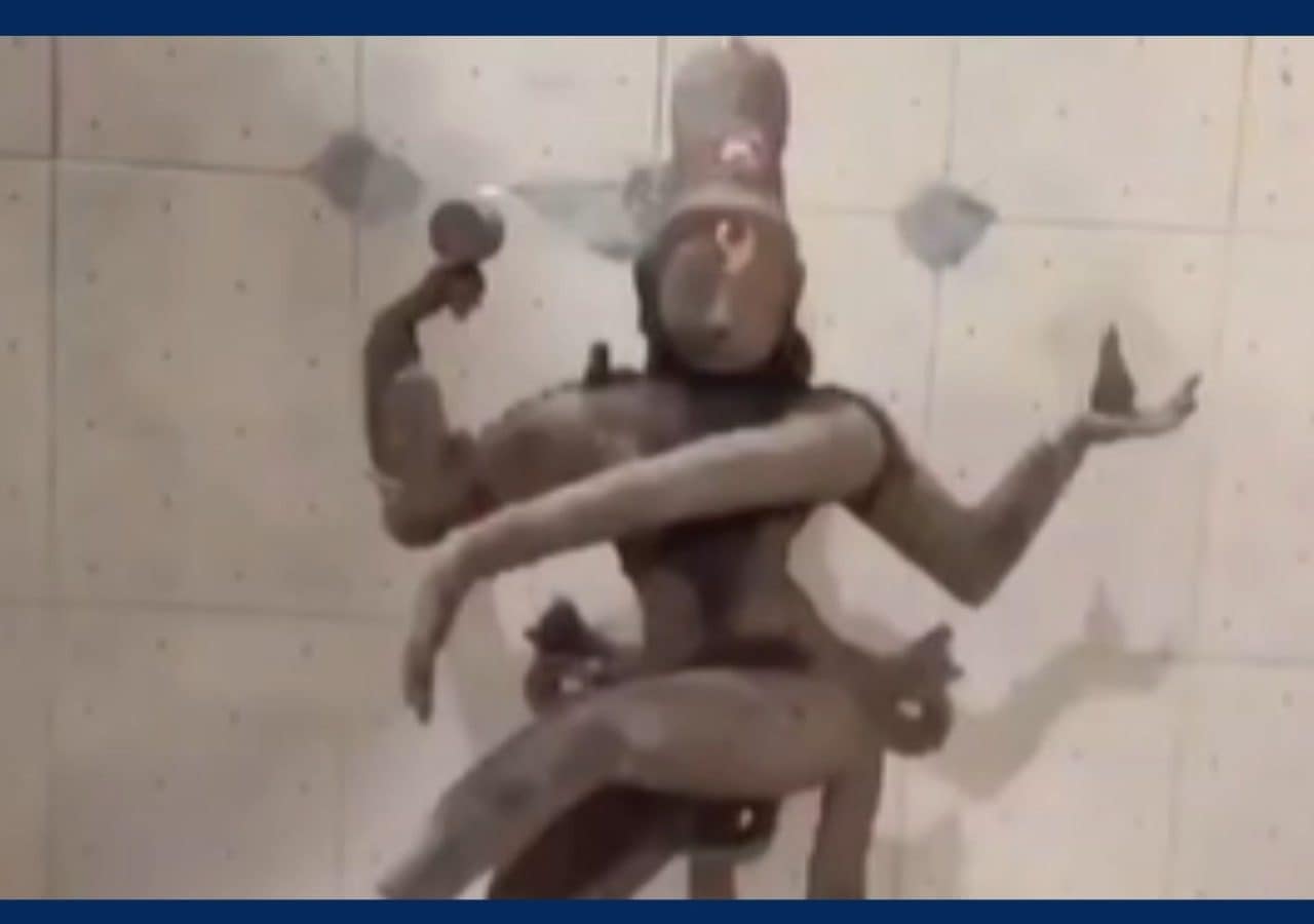 தென்காசி: நிலத்தை உழுத போது டிராக்டரில் சிக்கிய நடராஜர் சிலை.. பஜனை பாடி வழிபட்ட மக்கள்!