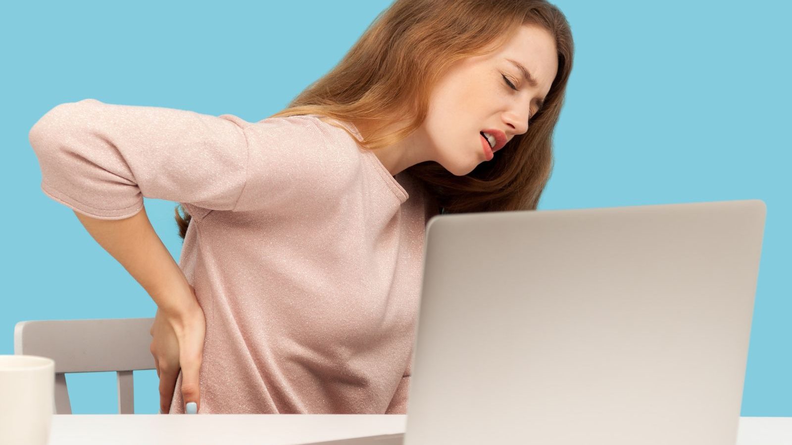 சின்ன வயசுலையே முதுகு வலி, மூட்டு வலியால் அவதிப்படுகிறீர்களா..? உங்களுக்கு இந்த பிரச்சனை இருக்கலாம்..!