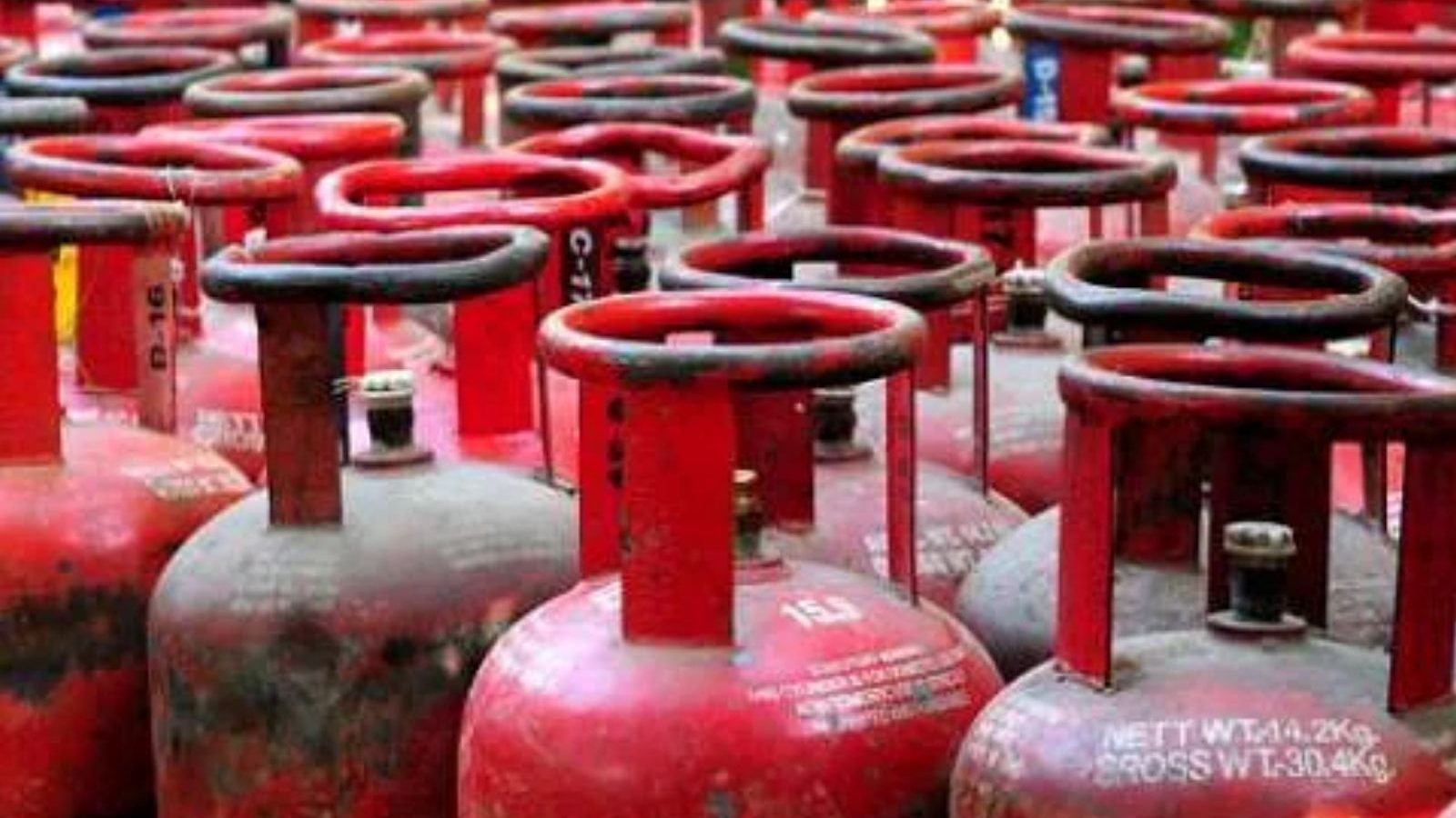 டிசம்பர் 1: சமையல் கேஸ் விலை எவ்வளவு? குறைவா அதிகரிப்பா?